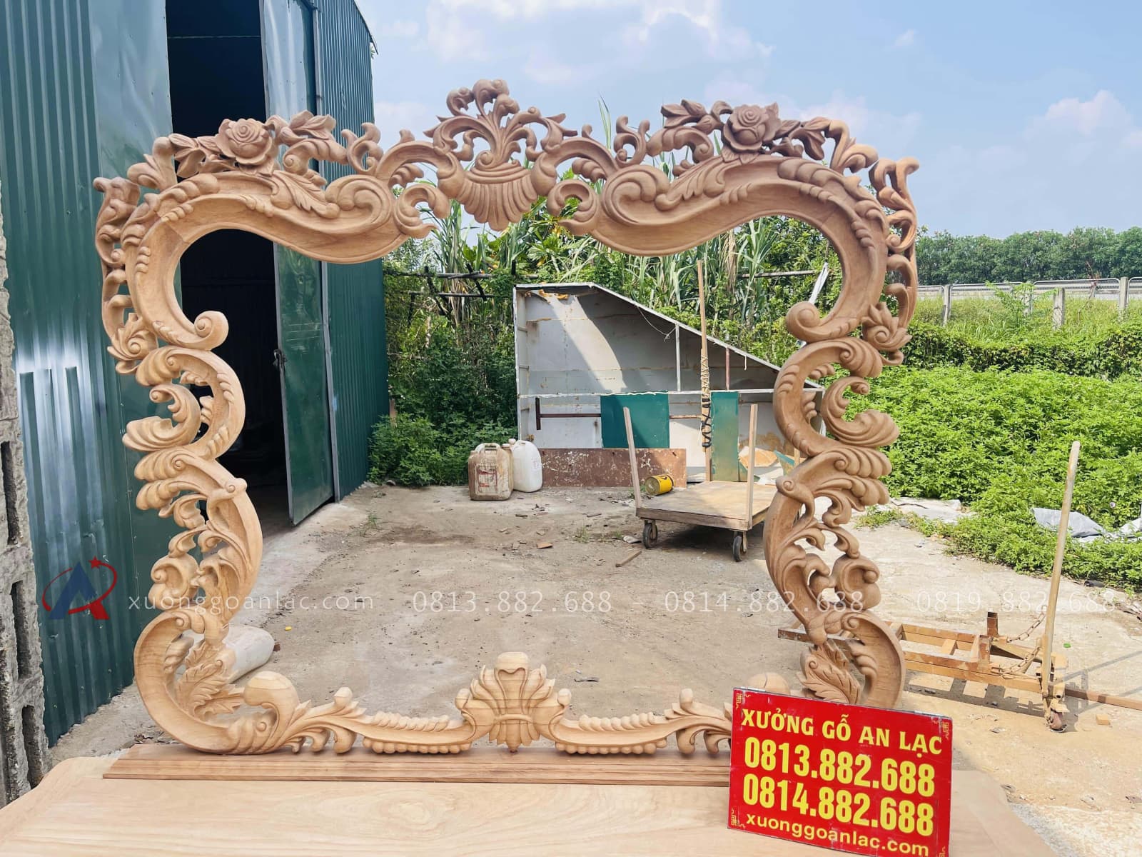 Cận cảnh hàng mộc bàn trang điểm hoàng gia cao cấp (Chị Thương, Ninh Bình) 29 khung gương kích thước lớn
