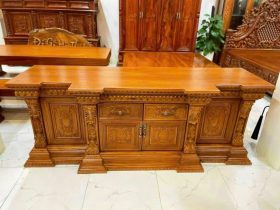Kệ tivi tân cổ điển gỗ gõ đỏ VIP (Chú Lợi, Hà Nội) 6 kệ tivi mặt phằng trơn bóng mịn