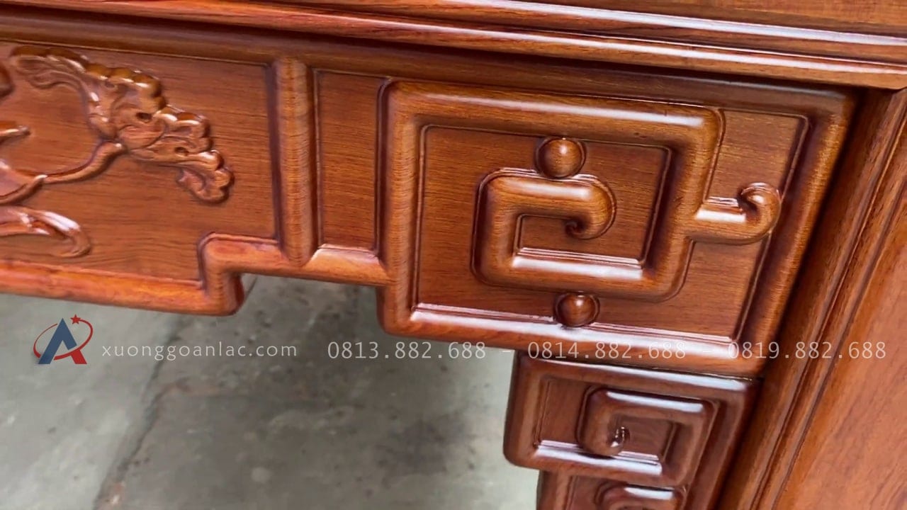 Mẫu ban thờ 2m17 gỗ hương đá giao Quảng Ninh 24 cận cảnh họa tiết triện tàu