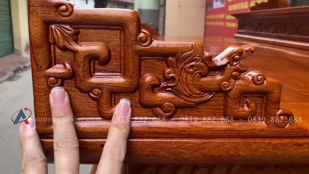 Án gian thờ nhị cấp hàng đặt 2m17 gỗ Hương Đá chân 14 giao Thái Nguyên 5 chi tiết đục trên chặn góc