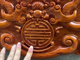 Án gian thờ nhị cấp hàng đặt 2m17 gỗ Hương Đá chân 14 giao Thái Nguyên 15 hình tượng dơi chữ thọ