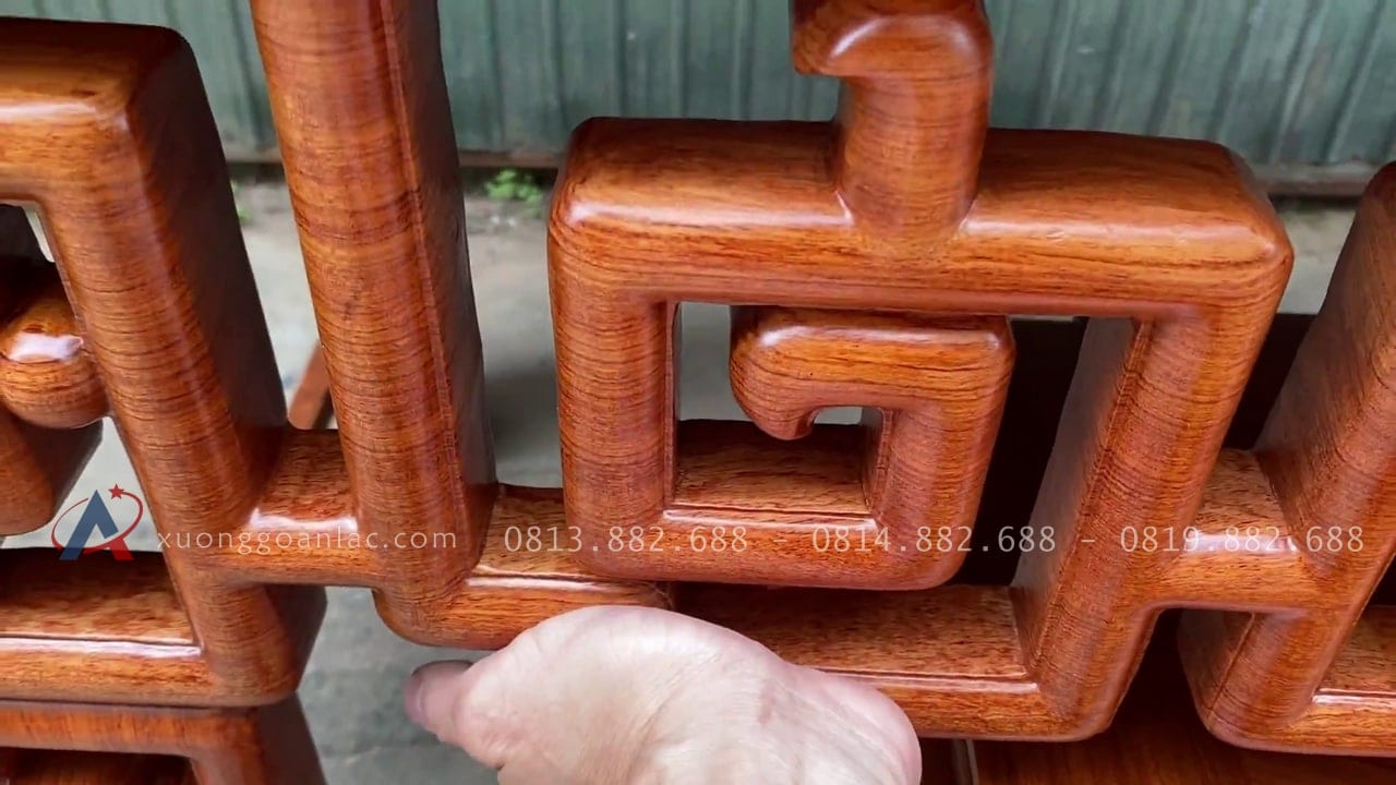 Mẫu án gian thờ Triện Sen 1m97 (Long Biên - Hà Nội) 23 cận cảnh phần dạ dày 4p đục triện
