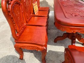 Bộ bàn ăn chữ nhật bo góc 10 ghế hồng hạt gỗ hương đá (Chú Thế, Cần Thơ) 22 ghế louis hồng hạt