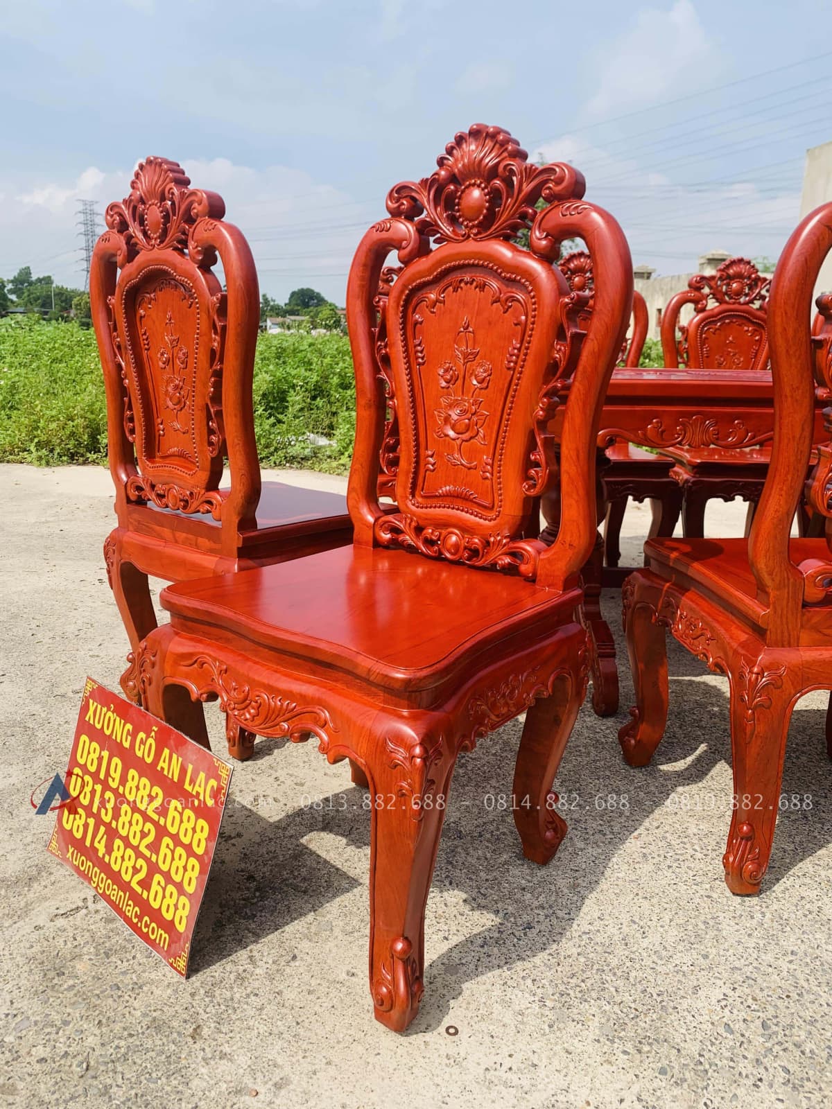 Bộ bàn ăn chữ nhật bo góc 10 ghế hồng hạt gỗ hương đá (Chú Thế, Cần Thơ) 37 ghế ăn louis hồng hạt mặt liền