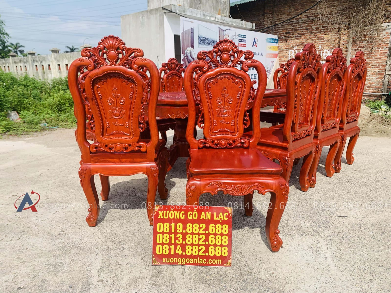 Bộ bàn ăn chữ nhật bo góc 10 ghế hồng hạt gỗ hương đá (Chú Thế, Cần Thơ) 34 mặt trước sau của mẫu ghế louis
