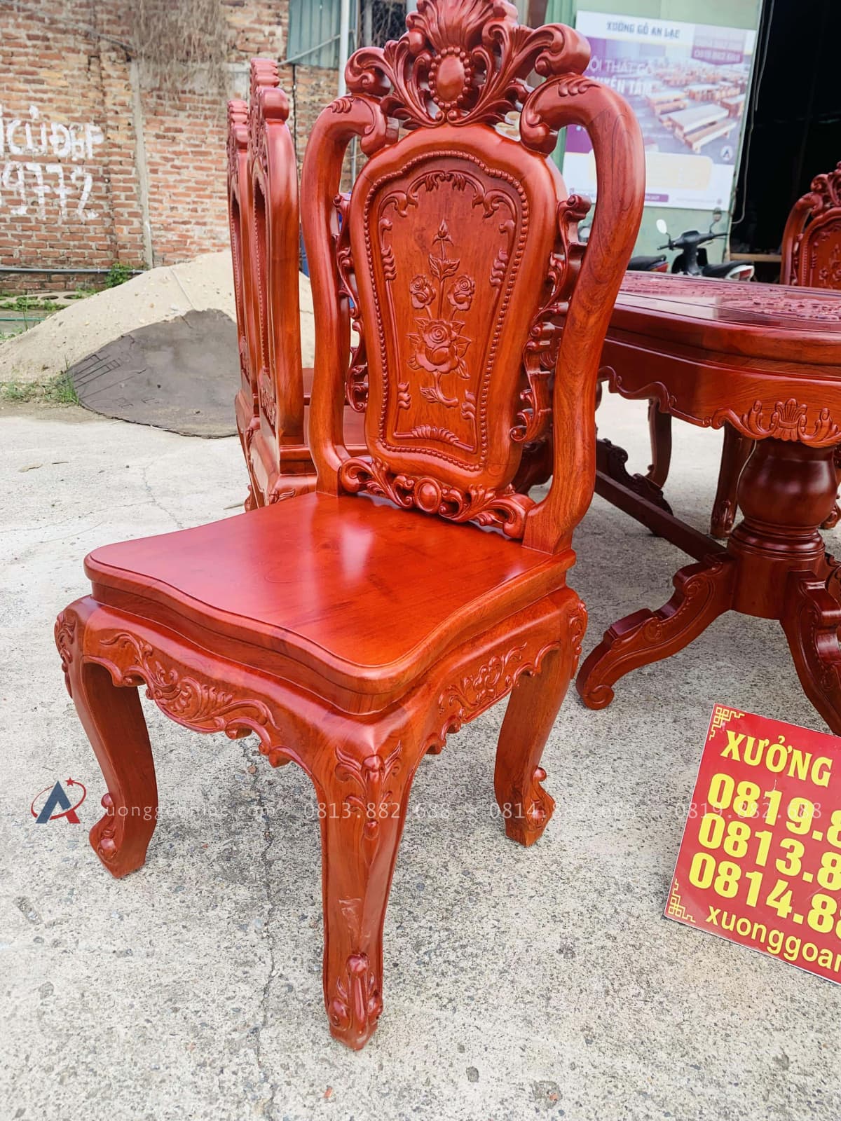 Bộ bàn ăn chữ nhật bo góc 8 ghế hồng hạt gỗ hương đá (Anh Minh, Bắc Ninh) 30 Mặt ghế ván liền 3p