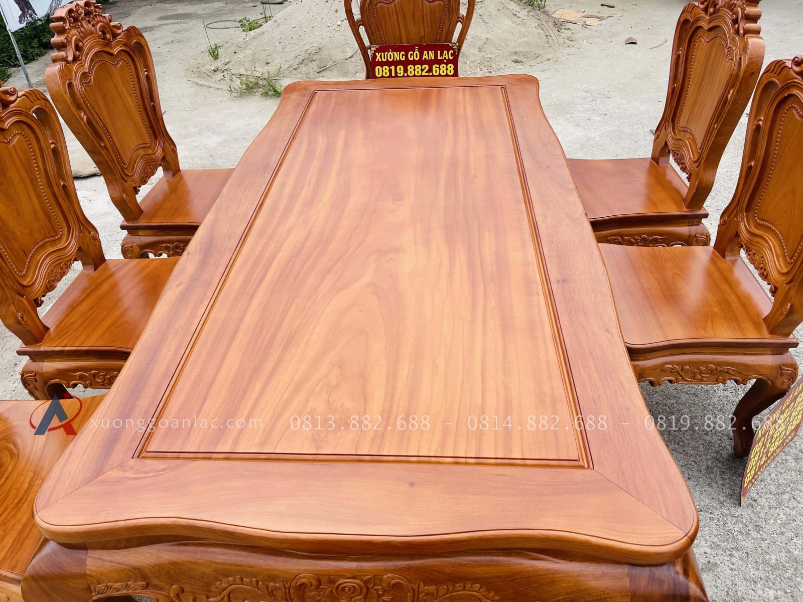 Bộ bàn ăn hoàng gia 8 ghế louis gỗ gõ (Anh Long, Đà Nẵng) 28 Mặt bàn khuôn tranh