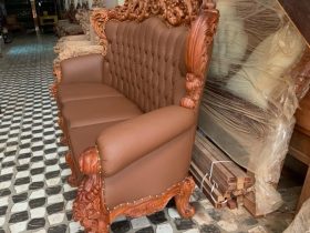 Bàn giao siêu phẩm hoàng gia bọc đệm 10 món gỗ gõ đỏ cho Anh Tuấn, Quảng Ninh 10 góc chụp nghiêng mẫu đảon dài