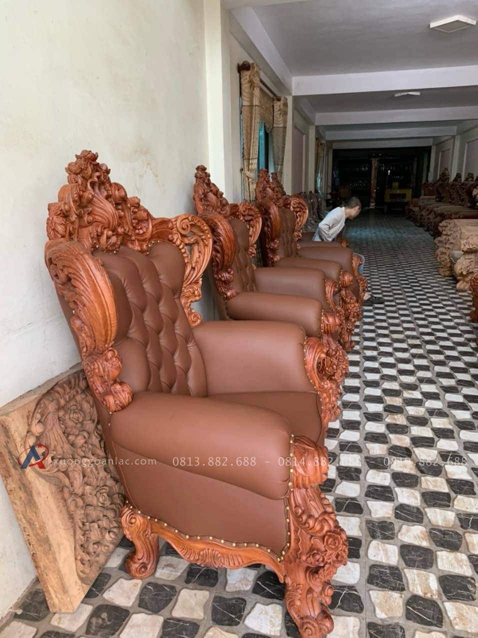 Bàn giao siêu phẩm hoàng gia bọc đệm 10 món gỗ gõ đỏ cho Anh Tuấn, Quảng Ninh 19 ghế đơn hoàng gia tân cổ điển
