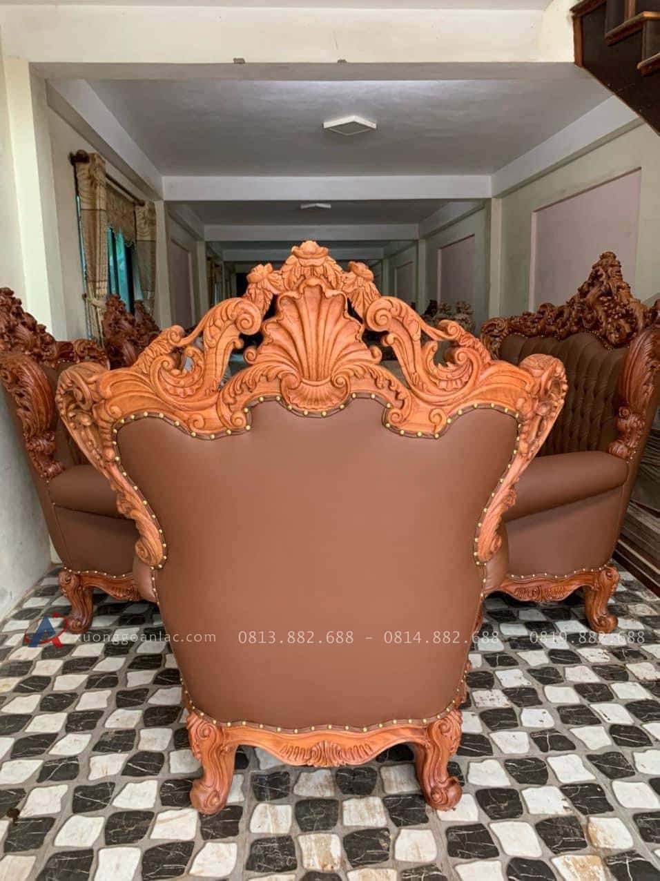 Bàn giao siêu phẩm hoàng gia bọc đệm 10 món gỗ gõ đỏ cho Anh Tuấn, Quảng Ninh 20 bàn ghế louis hoàng gia đục 2 mặt
