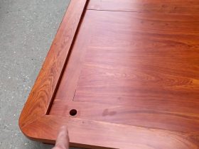 Mẫu giường trệt phong cách Nhật Bản gỗ hương đá 10 mặt dát khoan lỗ để tháo dát lau chùi