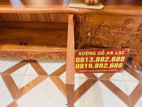 Mẫu kệ tivi hoàng gia mặt phẳng gỗ hương đá (Chú Bạch, Hà Giang) 15 khoang tủ rộng rãi ở thân kệ tivi