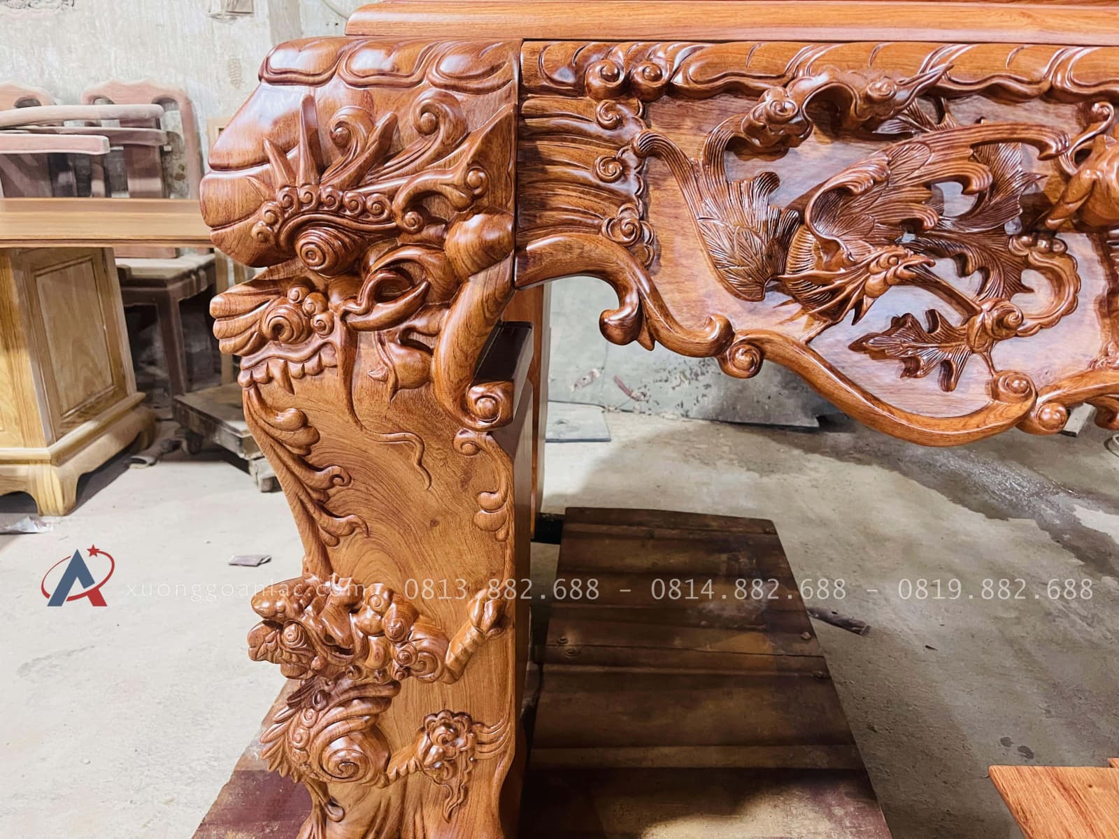 Mẫu sập thờ tứ linh nhị cấp gỗ hương đá giao Gia Lâm 42 chân đầu lân, nghê chầu