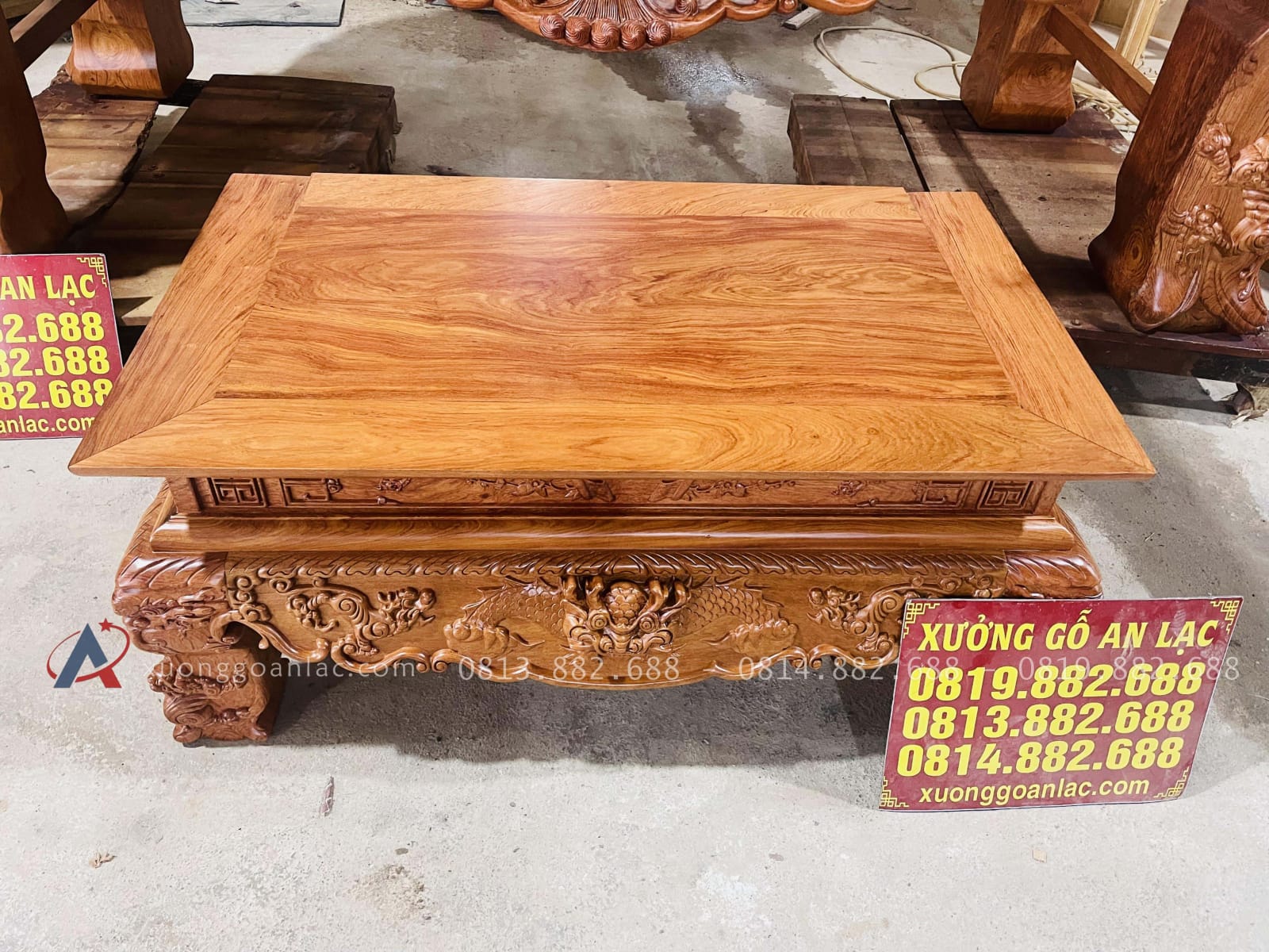 Mẫu sập thờ tứ linh nhị cấp gỗ hương đá giao Gia Lâm 46 bàn cơm mặt khung tranh