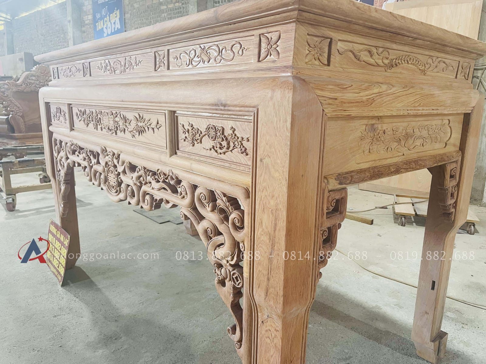 Mộc án gian Dơi Ngũ Phúc 1m97 gỗ hương đá cao cấp chân 12 (Chú Chiến, Bình Thuận) 36 họa tiết án gian đục tay tinh xảo