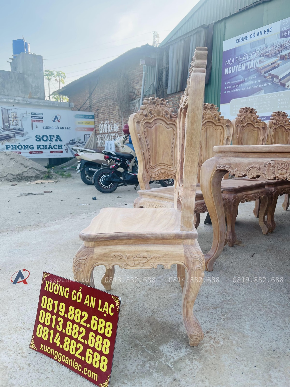 Mộc bàn ăn hoàng gia kết hợp 10 ghế louis gỗ gõ đỏ hàng vip (Anh Khôi, Vũng Tàu) 40 góc nghiêng của ghế louis