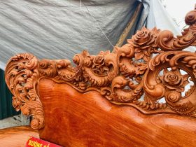 Mộc bộ bàn ghế hoàng gia vách tảng 10 món gỗ hương đá (Anh Quyết, Hà Tĩnh) 32 các họa tiết hoa lá đục tay tinh xảo