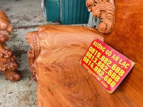 Mộc bộ bàn ghế hoàng gia vách tảng 10 món gỗ hương đá (Anh Quyết, Hà Tĩnh) 33 mặt ngồi và tay ghế nguyên khối
