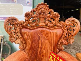 Mộc bộ bàn ghế hoàng gia vách tảng 10 món gỗ hương đá (Anh Quyết, Hà Tĩnh) 34 vách ghế giữ trơn chương đục hoa lá tây