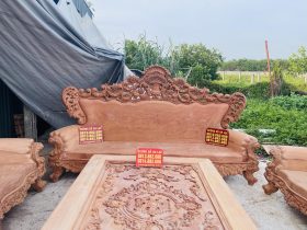 Mộc bộ bàn ghế hoàng gia vách tảng 10 món gỗ hương đá (Anh Quyết, Hà Tĩnh) 22 đoản dài louis hoàng gia tân cổ điển