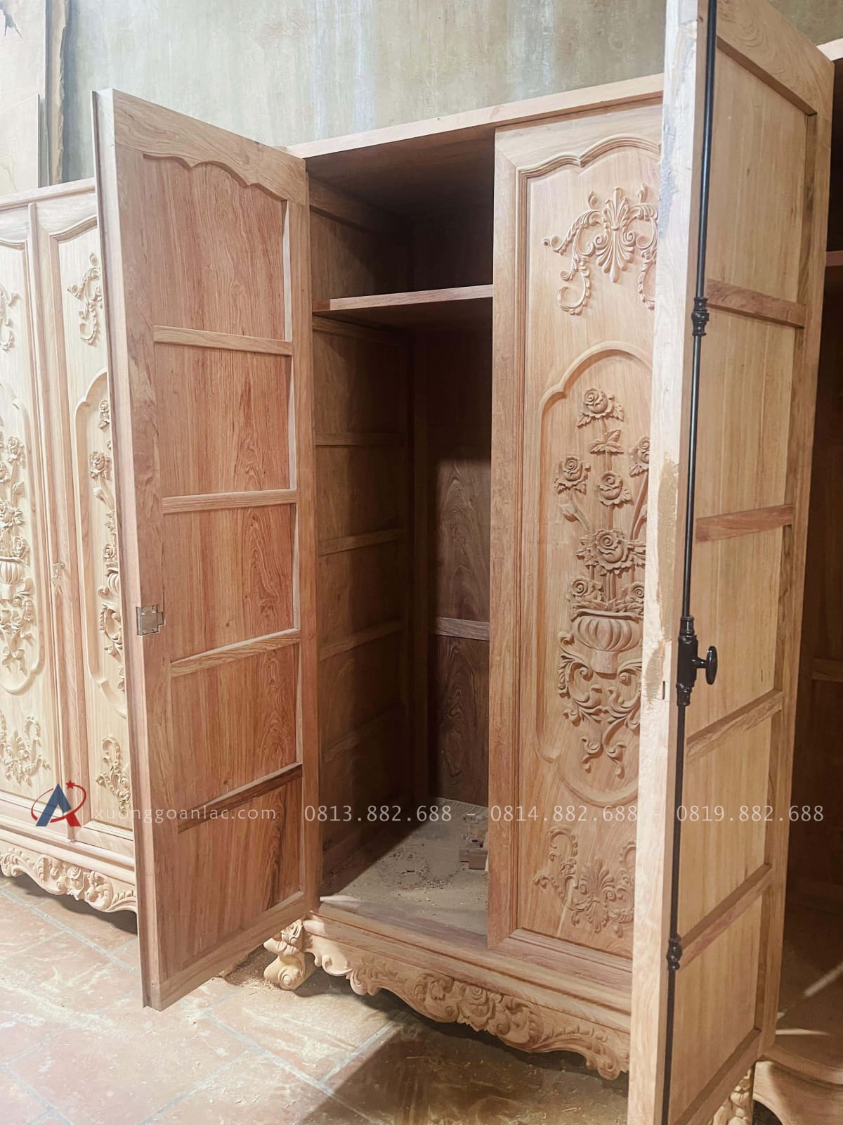 Mộc tủ quần áo hoàng gia gỗ hương đá 35 mẫu tủ gỗ hương chắc chắn