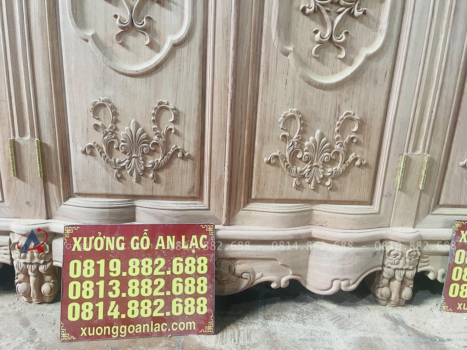 Mộc tủ quần áo hoàng gia gỗ hương đá 32 cánh tủ chạm họa tiết