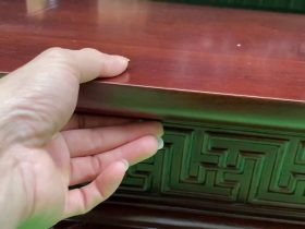 Sập thờ mẫu Tứ Linh nhị cấp 2m17 chất liệu gỗ gụ Lào cao cấp chân 25 14 Thiết kế khuôn tranh dày 5cm