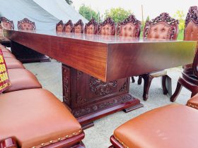 Siêu phẩm bàn ăn nguyên khối 20 ghế louis bọc đệm gỗ gõ đỏ (Anh Thắng- Bắc Ninh) 18 mặt nguyên khối dày 20cm