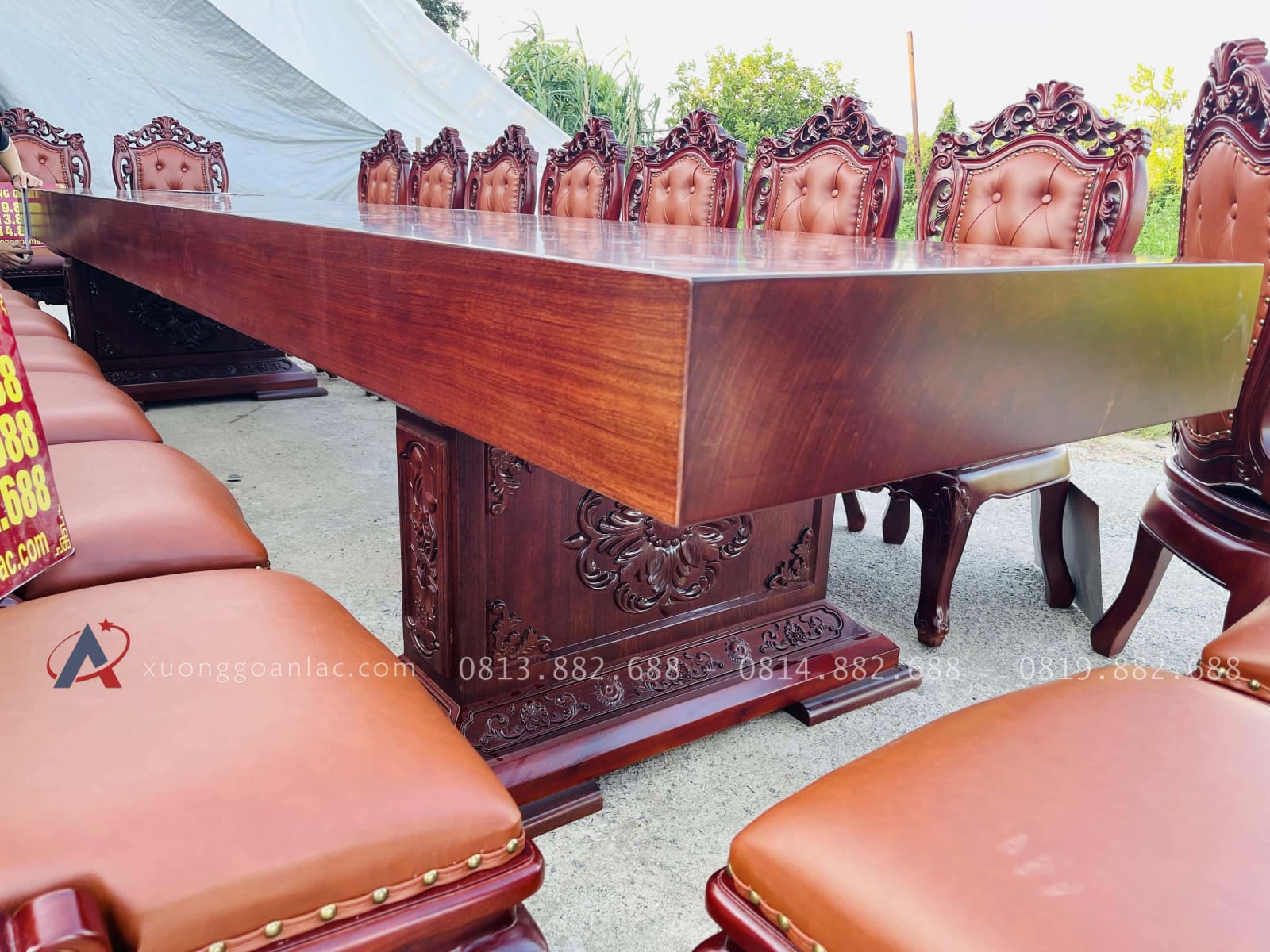 Siêu phẩm bàn ăn nguyên khối 20 ghế louis bọc đệm gỗ gõ đỏ (Anh Thắng- Bắc Ninh) 30 mặt nguyên khối dày 20cm