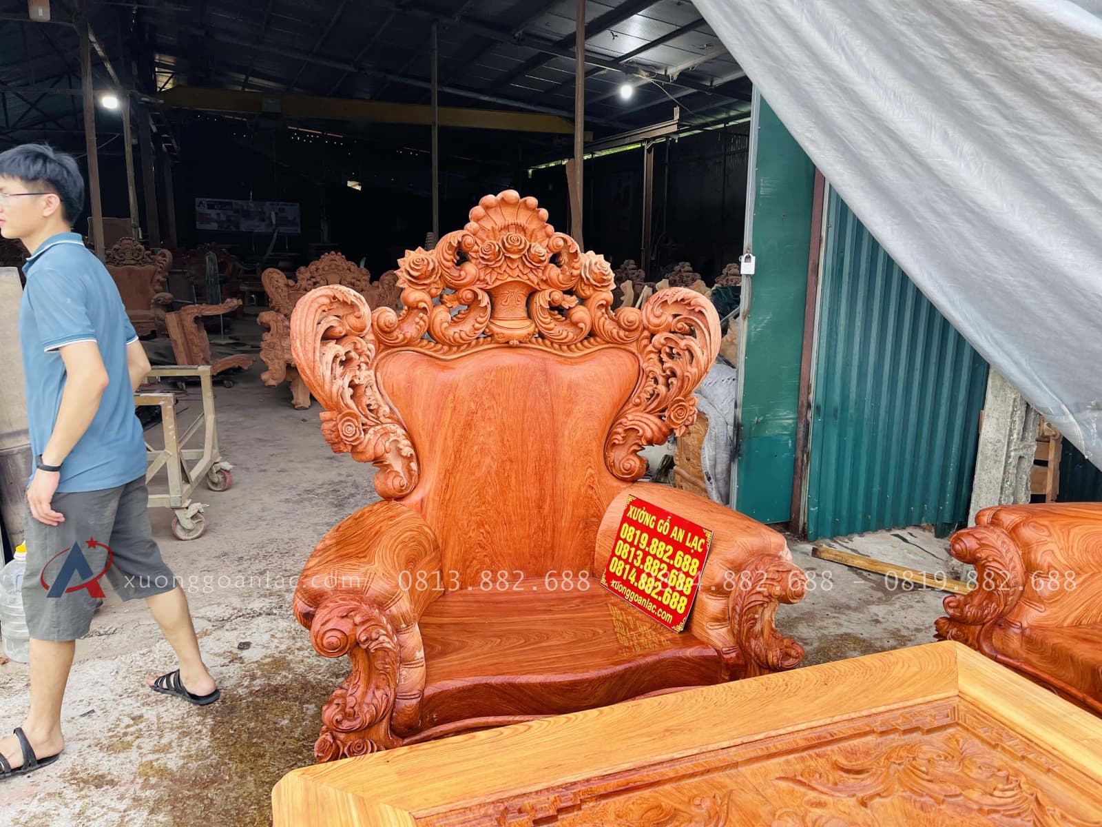 Siêu phẩm bản mộc bàn ghế hoàng gia vách tảng 6 món gỗ hương đá (Anh Thắng,Yên Bái ) 38 Trọn bộ gồm 2 ghế đơn louis hoàng gia