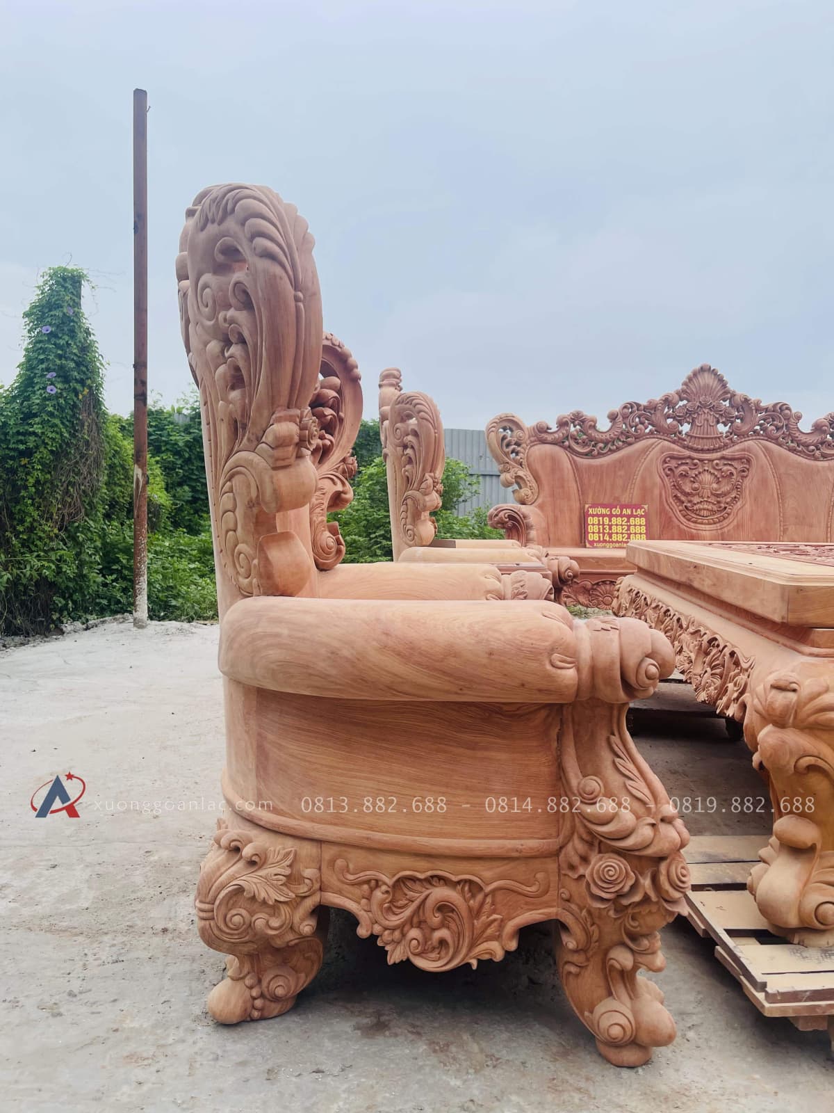 Siêu phẩm hoàng gia nguyên khối louis 10 món gỗ hương đá (Anh Hữu, Đồng Nai) 46 vai ghế ôm cong đặc biệt