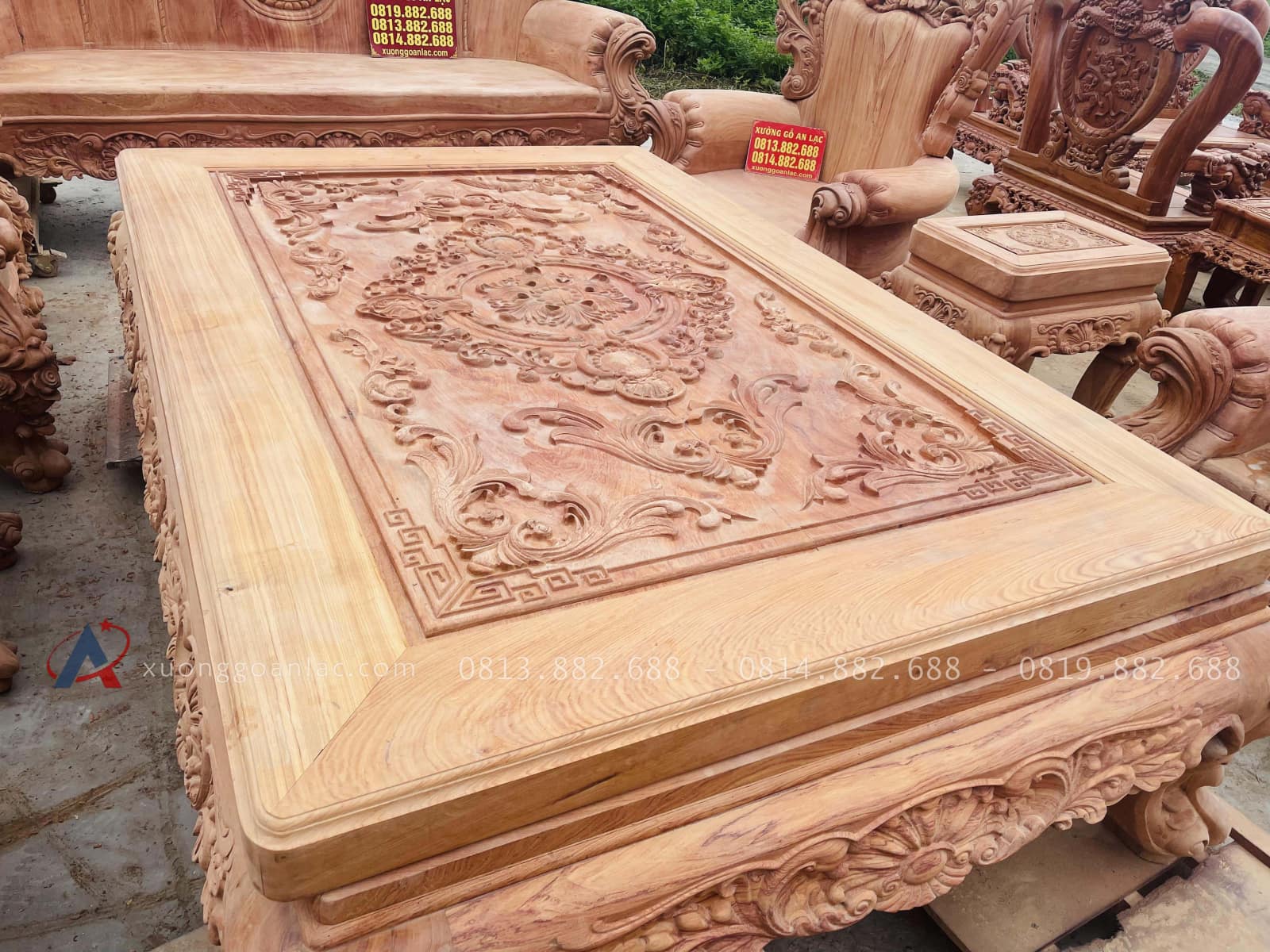 Siêu phẩm hoàng gia nguyên khối louis 10 món gỗ hương đá (Anh Hữu, Đồng Nai) 36 bàn trà louis hoàng gia