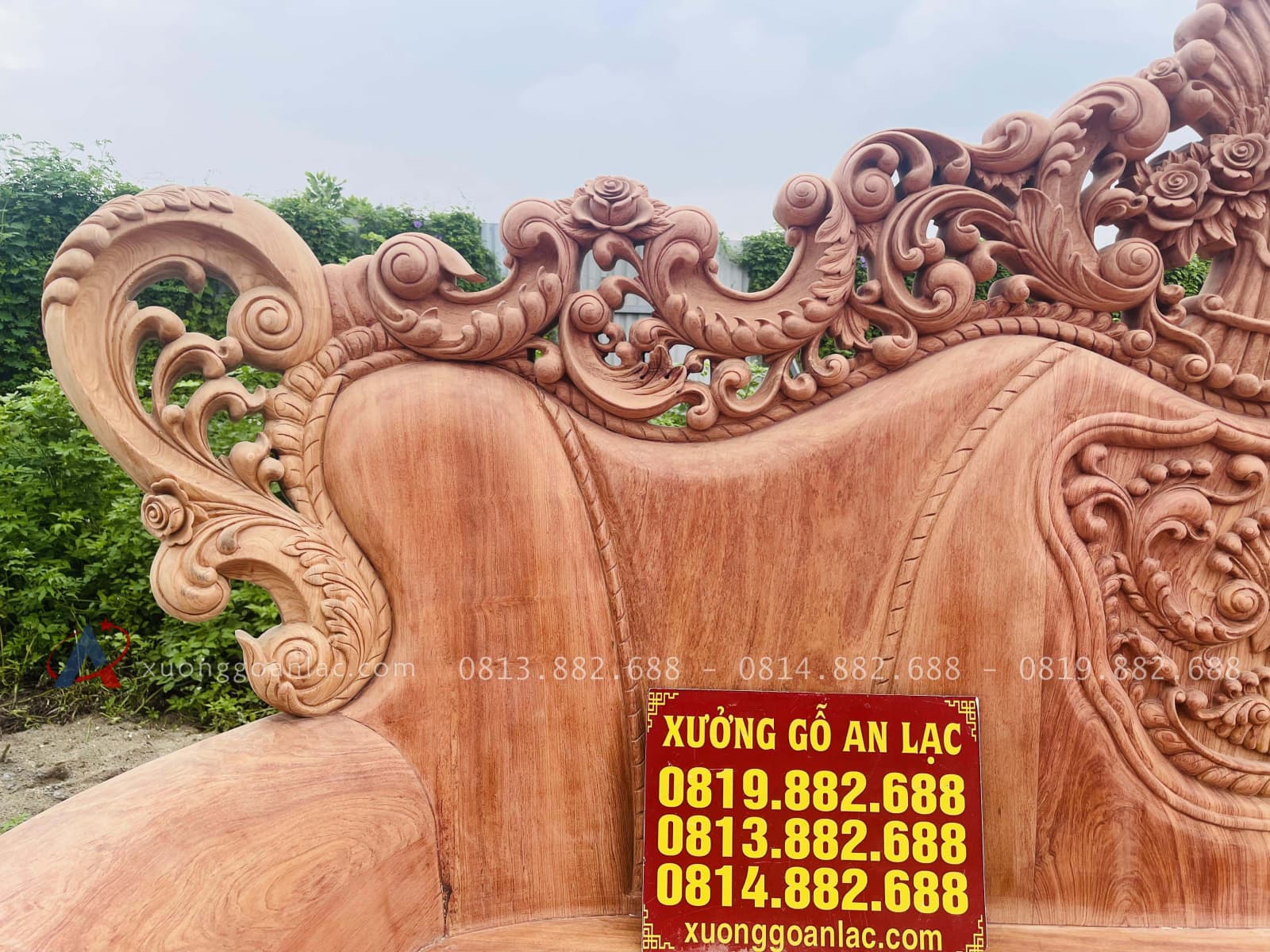 Siêu phẩm hoàng gia nguyên khối louis 10 món gỗ hương đá (Anh Hữu, Đồng Nai) 40 hai bên vách ghế giữ trơn