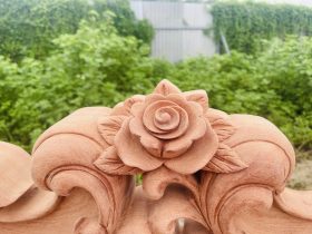 Siêu phẩm hoàng gia nguyên khối louis 10 món gỗ hương đá (Anh Hữu, Đồng Nai) 23 hình ảnh bông hoa hồng được đục trên vài ghế