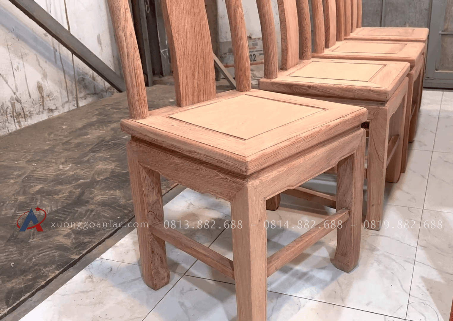 Bộ bàn ăn triện thọ tròn 8 ghế gỗ hương đá siêu dày (Chú Lân, Vũng Tàu) 29 ghế cột liền chắc chắn