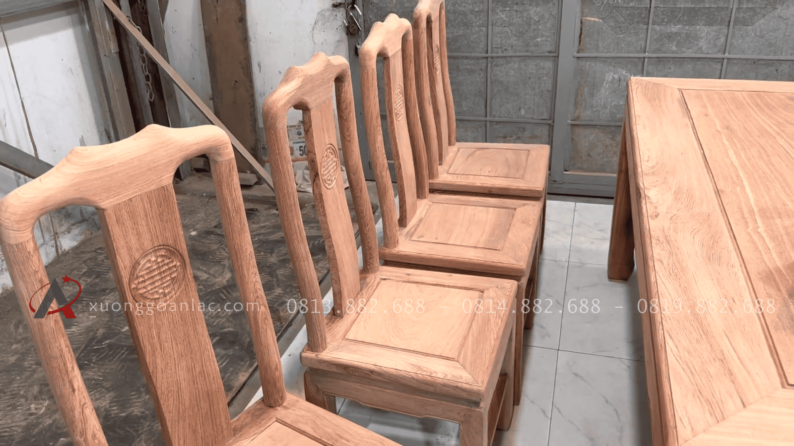 Bộ bàn ăn triện thọ tròn 8 ghế gỗ hương đá siêu dày (Chú Lân, Vũng Tàu) 22 bộ bàn ăn 8 ghế rộng rãi