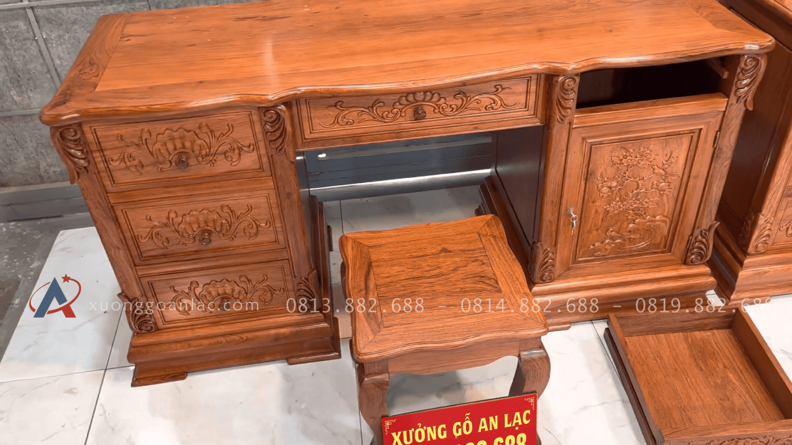 Bàn trang điểm và bàn làm việc gỗ hương đá 20 bàn làm việc đục hoa lá tây