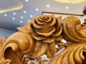 Bộ bàn ghế hoàng gia nguyên khối 10 món gỗ gõ đỏ hàng vip (Anh Đàn - An Giang) 29 cận cảnh họa tiết hoa hồng