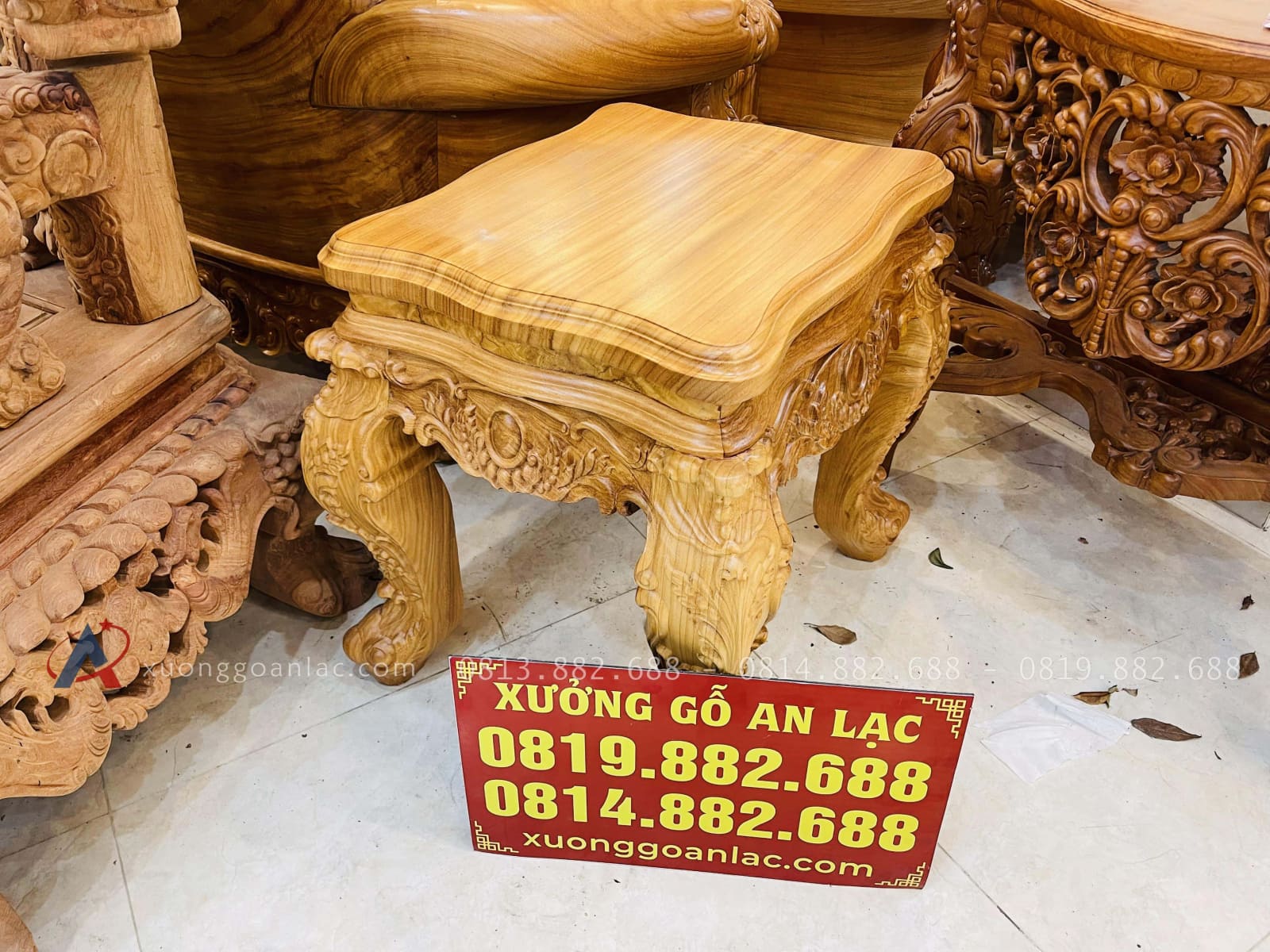 Bộ bàn ghế hoàng gia nguyên khối 10 món gỗ gõ đỏ hàng vip (Anh Đàn - An Giang) 50 đôn ngồi louis hoàng gia