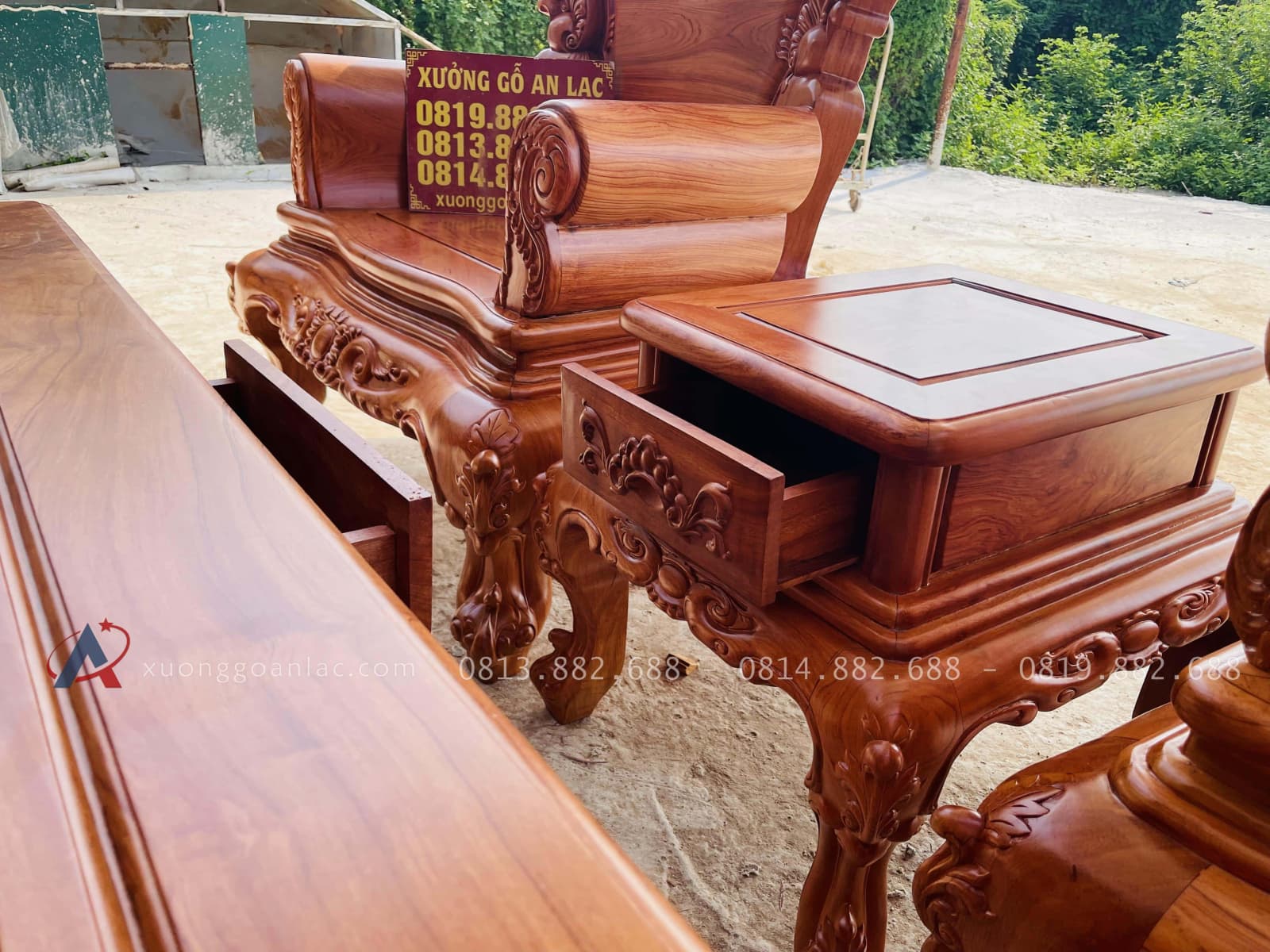 Bộ bàn ghế louis hoàng gia 5 món gỗ hương đá (Anh Phát - Đồng Nai) 37 đôn kẹp louis đục họa tiết