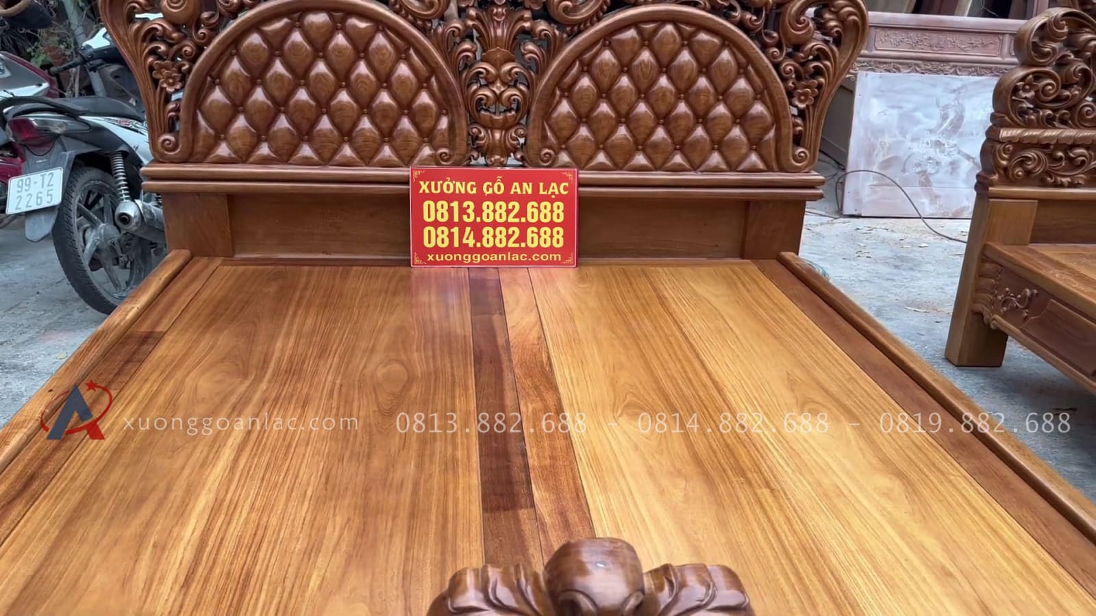 Combo 2 giường ngủ hoàng gia gõ đỏ 20 phông vách đục trám bi