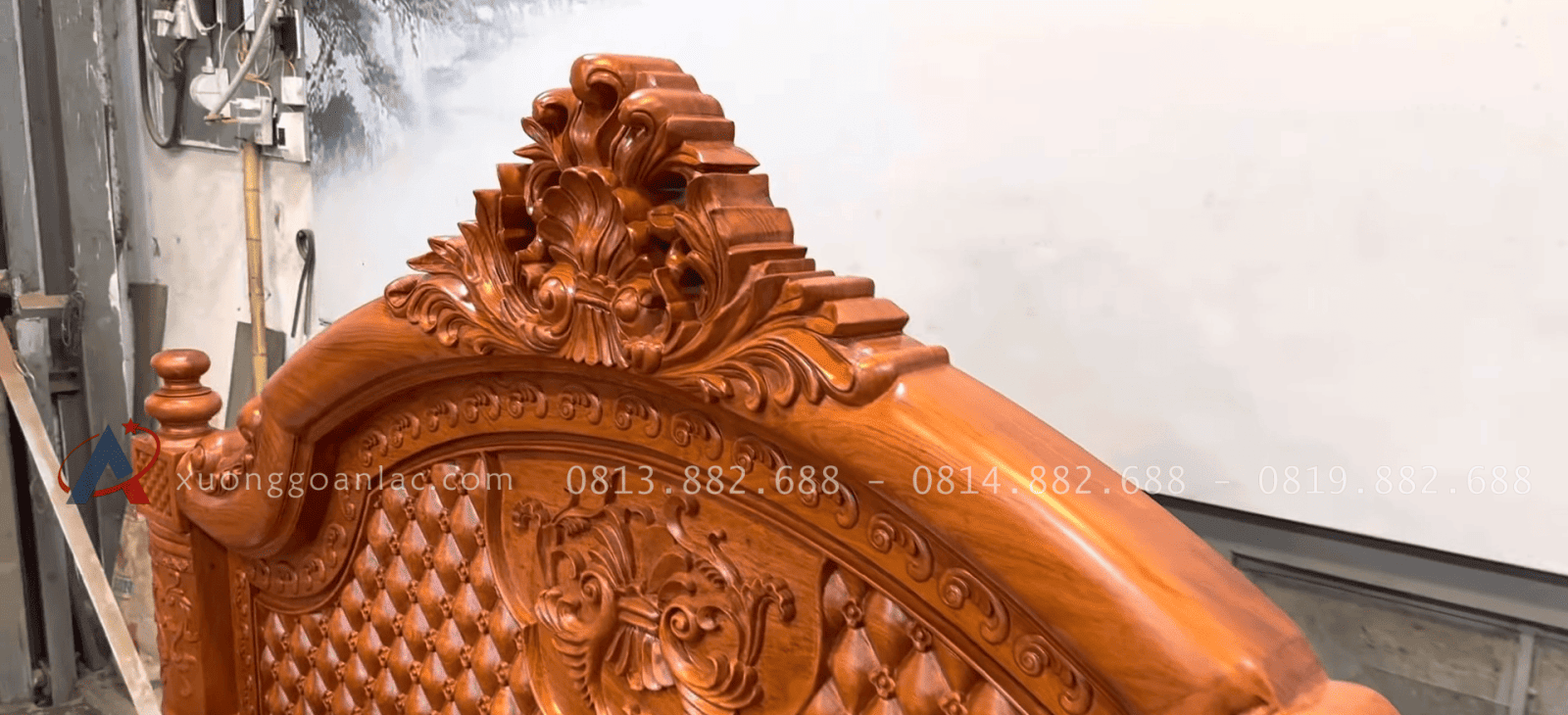 Combo giường ngủ Louis hoàng gia và bàn phấn hoa hồng gỗ hương đá 14 chương liền đục hoa lá tây