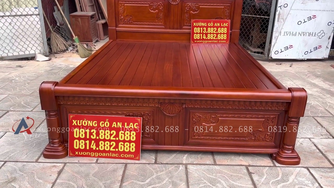 Giường ngủ chữ X gỗ gõ đỏ dát nan 1m6 x 2m 20 đầu giường thấp đục họa tiết hoa lá tây