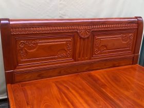 Giường ngủ chữ X cao cấp 15 vách tựa đục hoa lá tây nhẹ nhàng