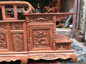 Kệ tivi sừng trâu 2m4 gỗ hương đá cao cấp (Anh Hữu - Hà Nội) 13 ngăn kéo đục quả dưa con sóc lá nho