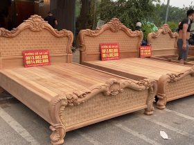 Mẫu giường Louis hoa hồng trám mai gỗ gõ đỏ Nam Phi (hàng mộc) 14 vai giường dày 5p giữ trơn