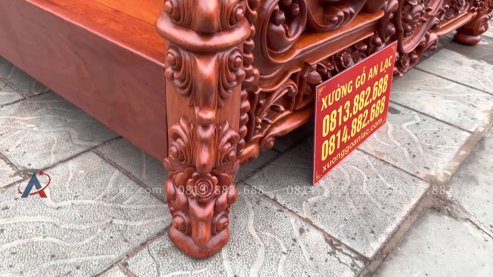 Giường louis hồng đại nguyên khối 180x200cm 10 chân giường đục hoa hồng lá tây