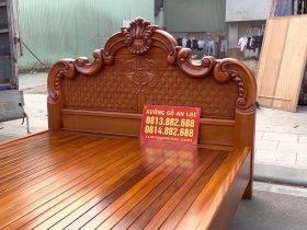 Giường 3 khúc gõ đỏ ván đục trám 2m x 2m2 10 Vai giường dày 5cm, bản rộng 24cm liền tấm.