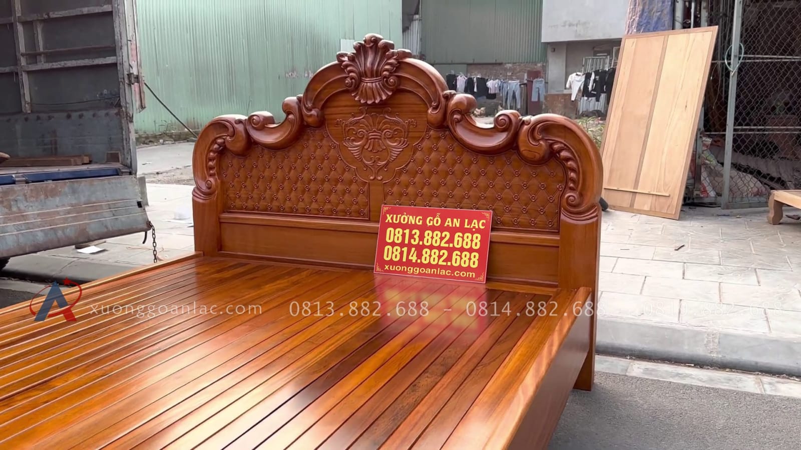 Giường 3 khúc gõ đỏ ván đục trám 2m x 2m2 16 Vai giường dày 5cm, bản rộng 24cm liền tấm.