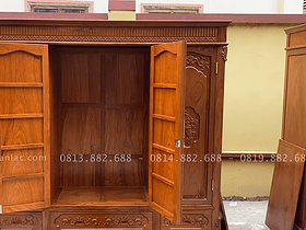 Mẫu tủ áo 4 cánh gỗ gõ đỏ hàng víp 14 Lòng tủ sâu rộng làm kỹ cả mặt trong ngoài